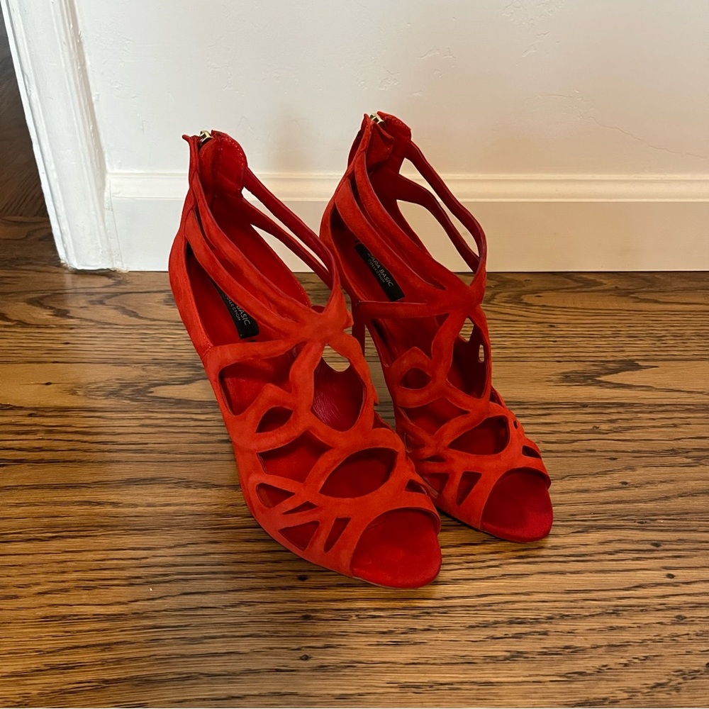 Zara Basic Collection festive red pumps